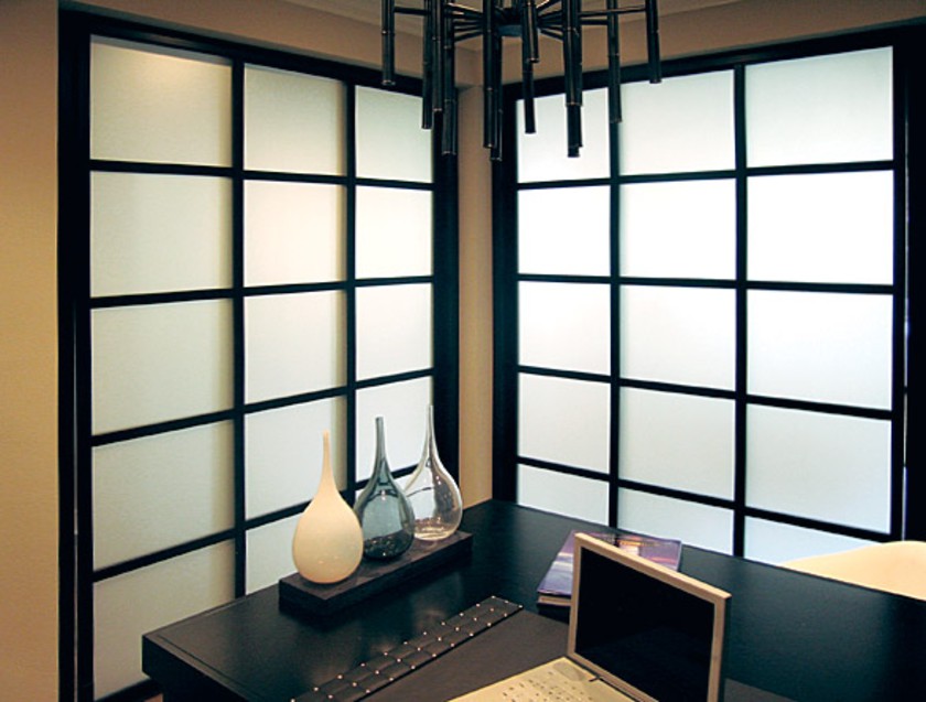 Угловая перегородка в японском стиле с матовым стеклом Липецк