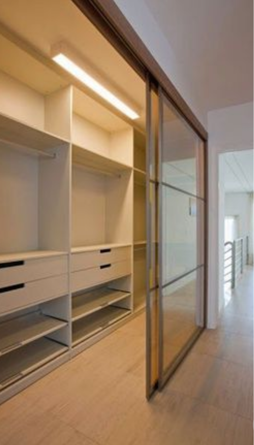 Линейная гардеробная комната с дверями купе Липецк