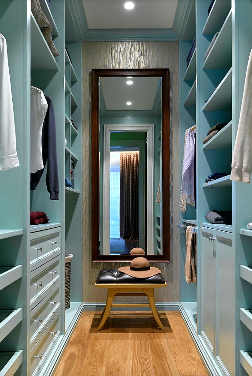 Параллельная гардеробная комната с большим зеркалом Липецк